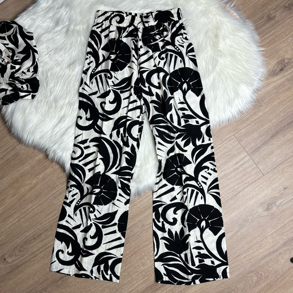 🖤 Abstract wide leg pants 🖤